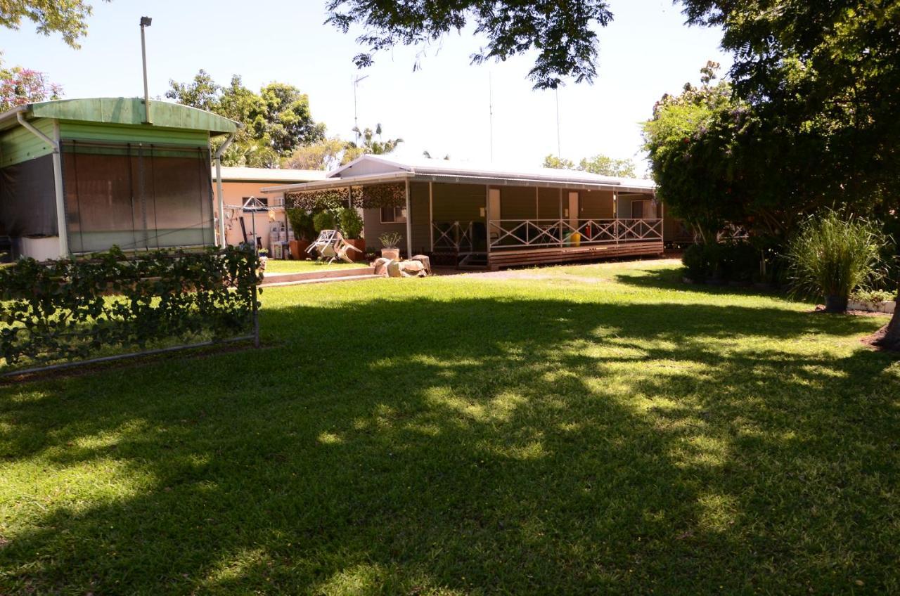 Affordable Gold City Motel Charters Towers Buitenkant foto