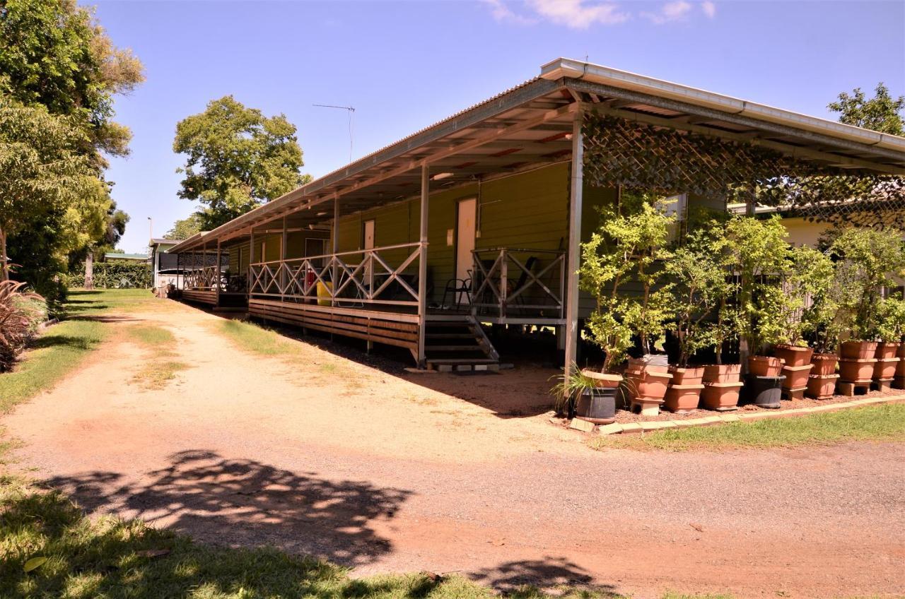 Affordable Gold City Motel Charters Towers Buitenkant foto