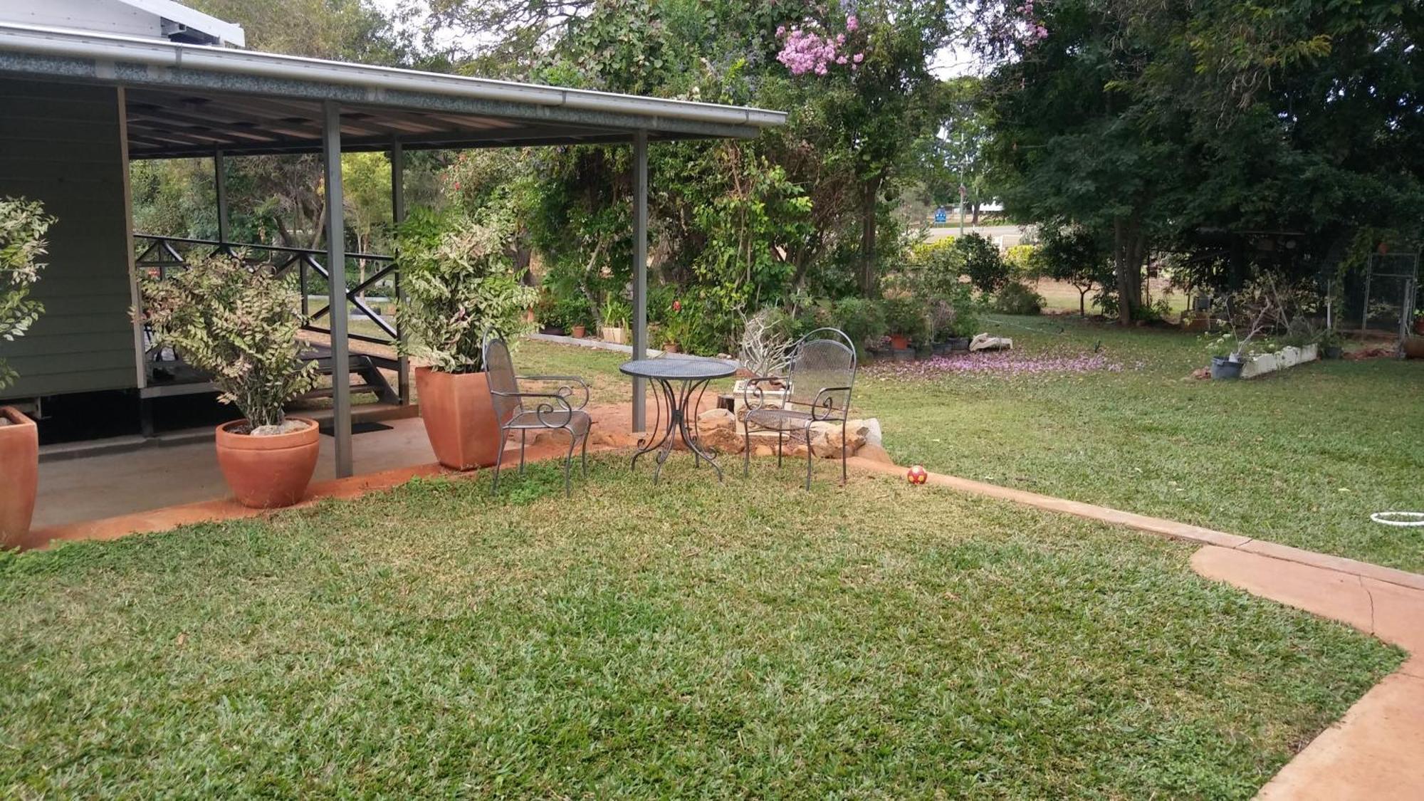 Affordable Gold City Motel Charters Towers Buitenkant foto